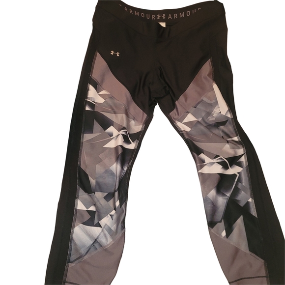 Under Armour Black and Gray Geometric Cropped Leggings XL - Picture 1 of 4